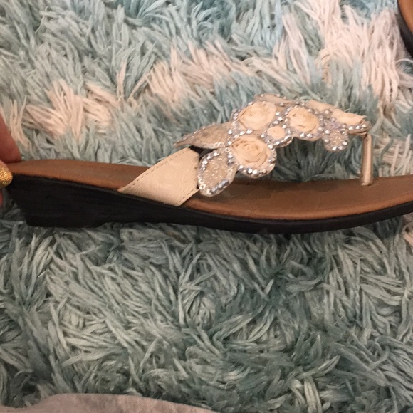 Rose embellished sequin flip flops - Picture 2 of 3